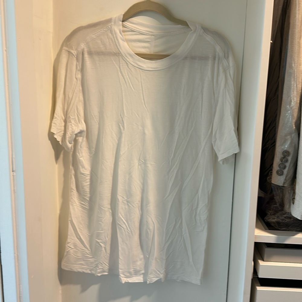 Lululemon tee